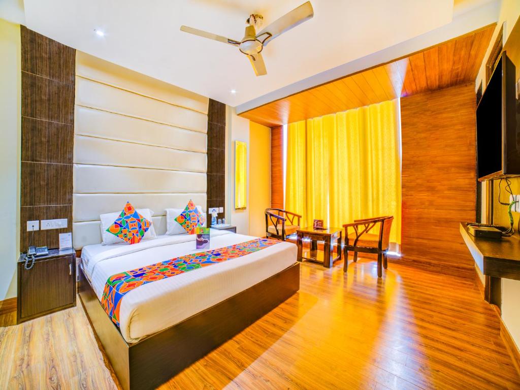OYO 15486 Hotel New Diamond photo
