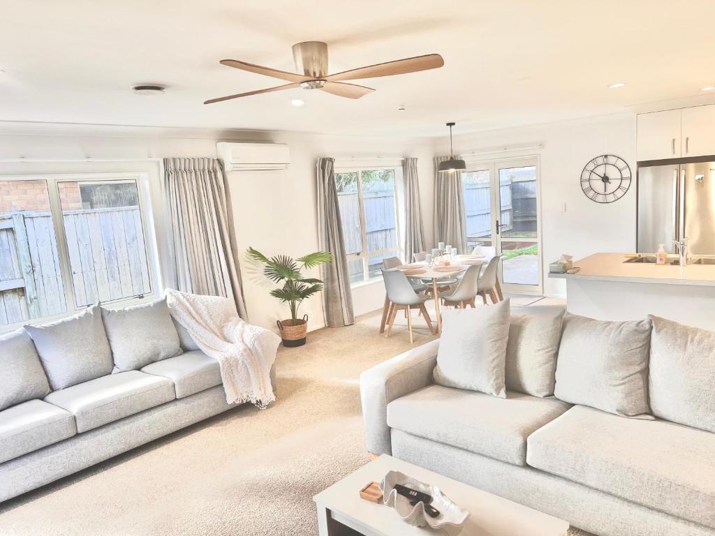 Home In On Family - 400m from Papamoa Beach, Papamoa