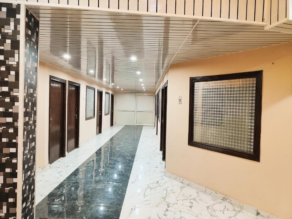 Capital O 71043 Hotel Kingsman 外観