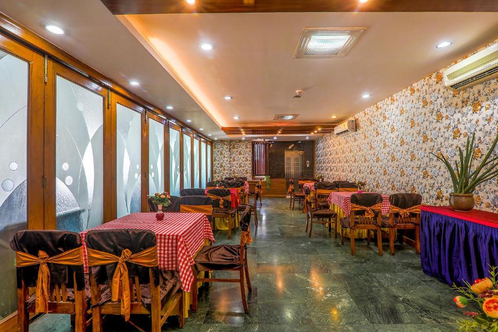 Flagship Hotel Executive Butler Colony Near Gomti Riverfront Park レストラン