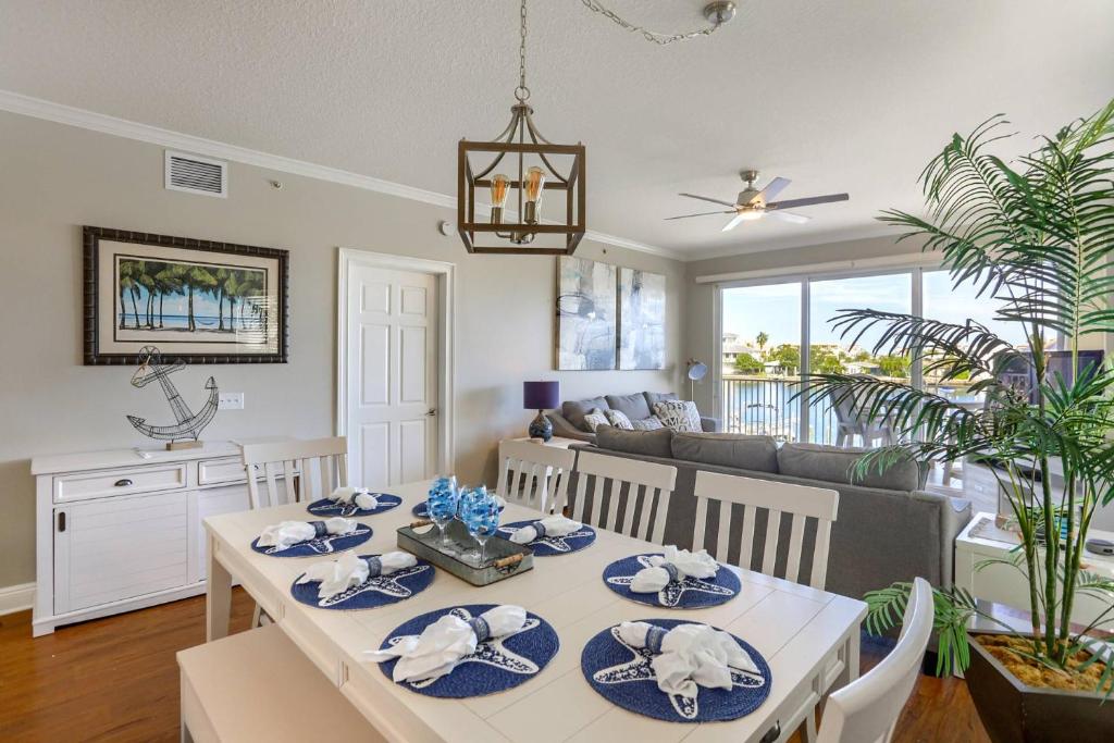204 Bay Harbor photo