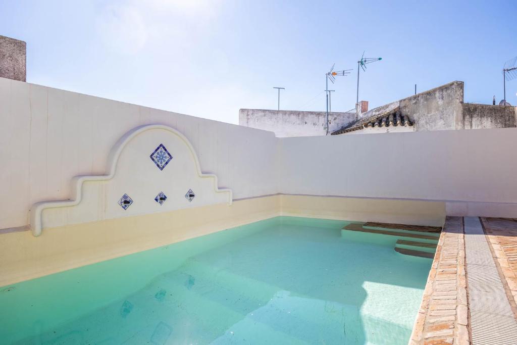 CASA PALACIO SXVIII CON PISCINA en centro histórico de SEVILLA - 2