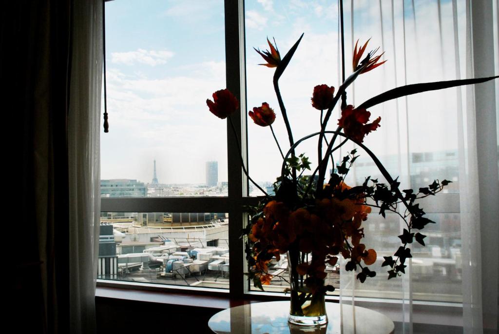 Paris Evergreen Laurel Hotel Additional