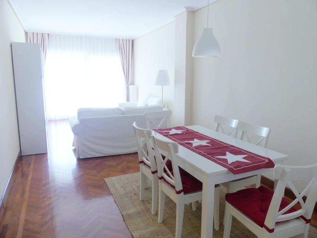 Apartamento luminoso, funcional y amplio en zona hospitalaria - 4