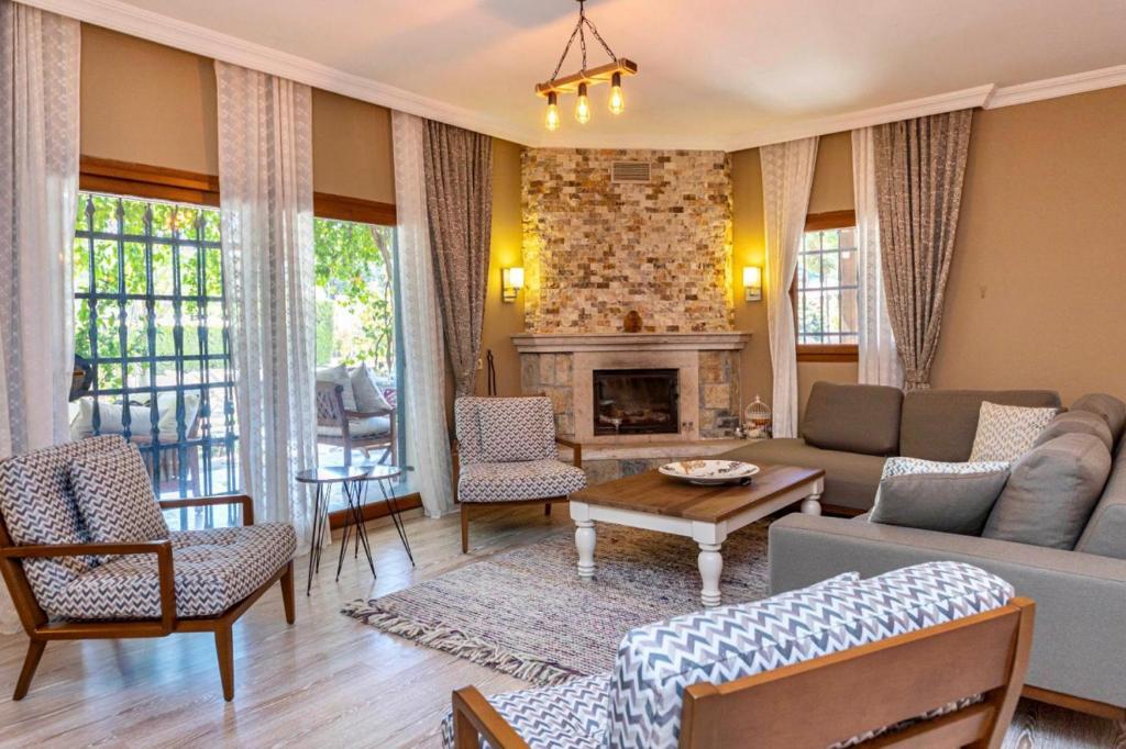 Luxurious House with Shared Pool and Sauna in Bodrum