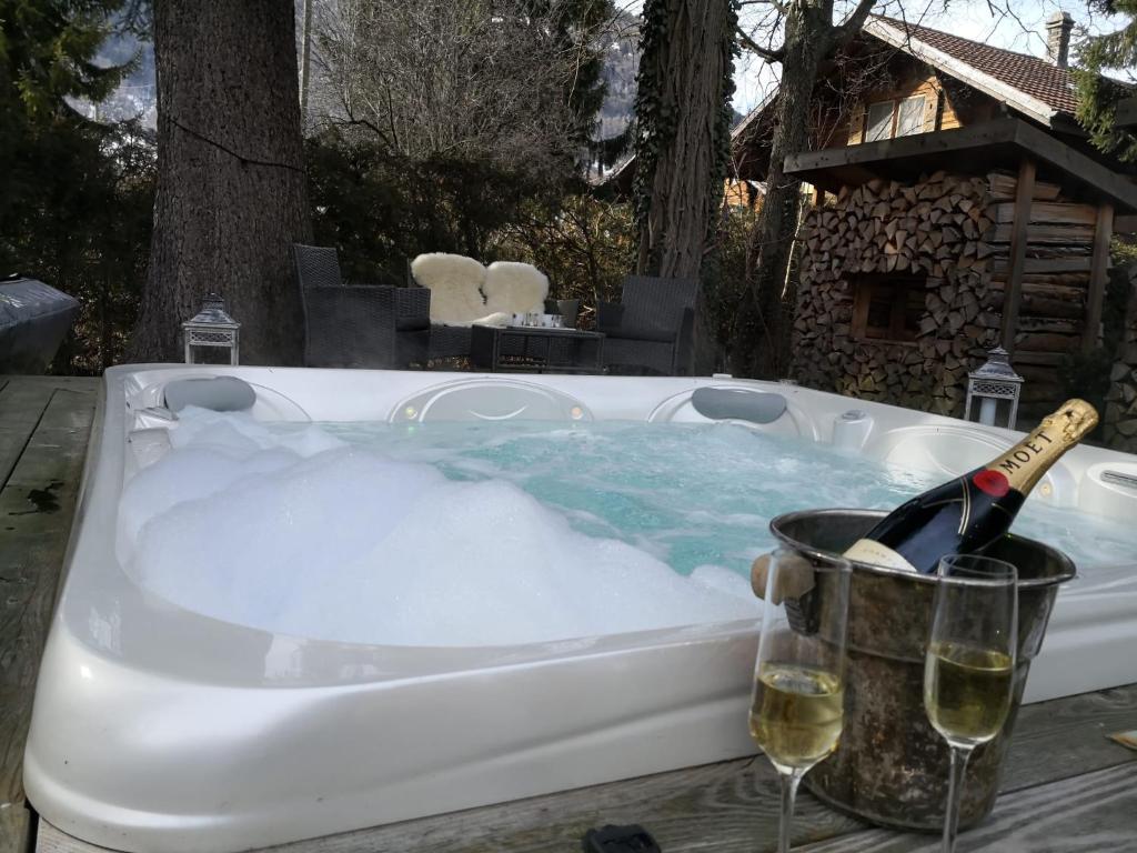 Hot spring bath