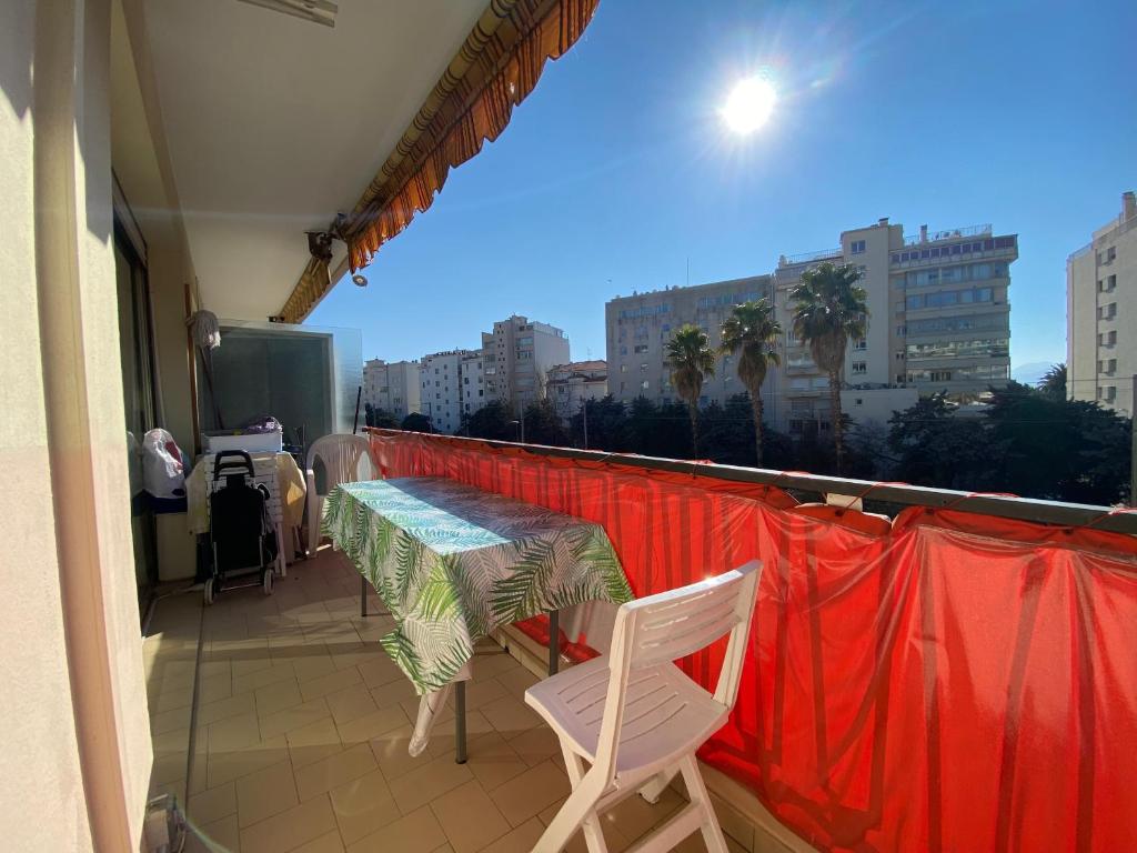 2 rooms facing south 300m from the Croisette LIVE IN LE BOSQUET - 2