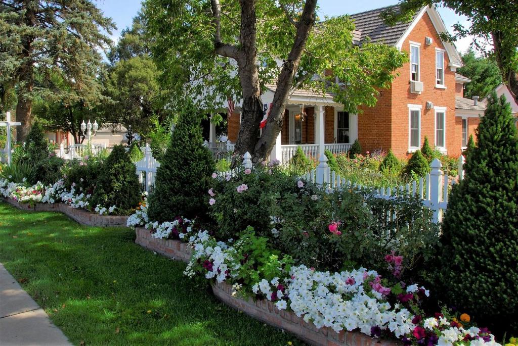 Heritage Inn