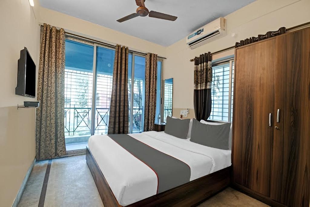 Filoxenia Hospitality near Tata Medical Centre photo