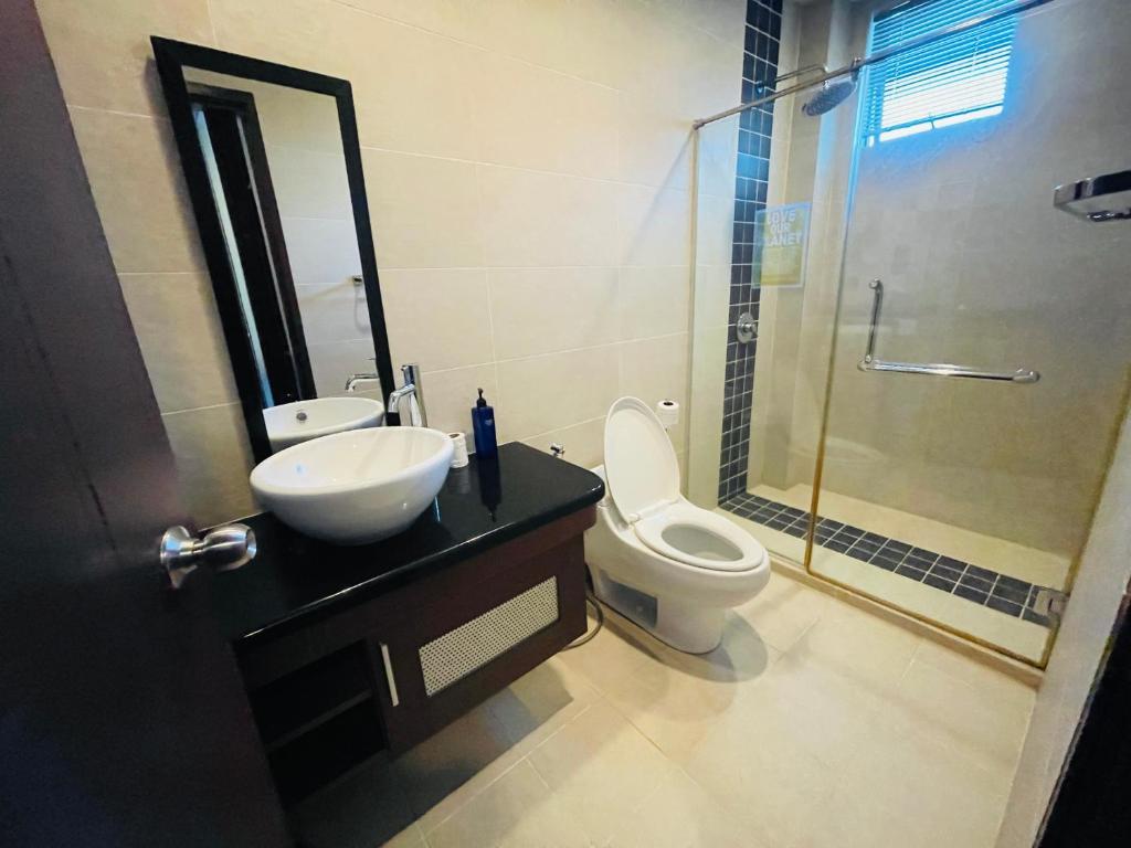 AA Residen Luxury Condo HOMESTAY near Tanjung Aru Beach & GOLF Course photo