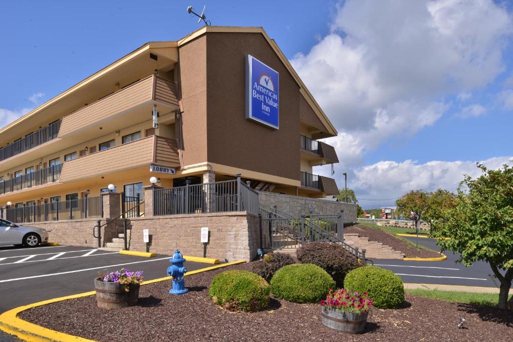 Americas Best Value Inn Pittsburgh Airport photo