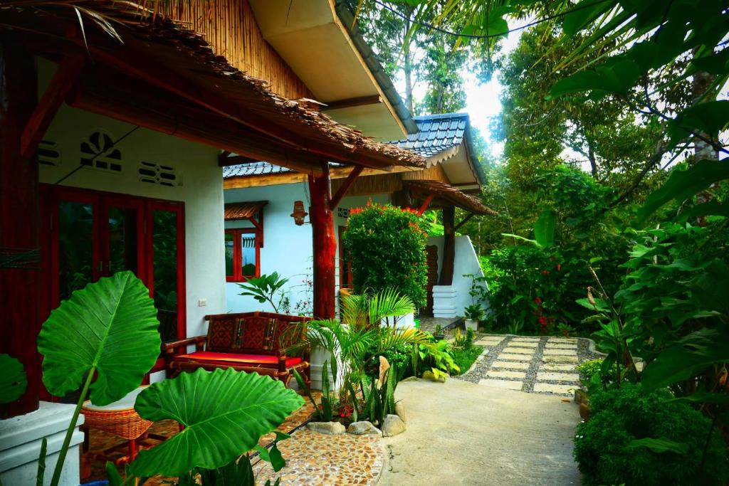 Sumatra Orangutan Discovery Villa — Hotel in Bukit Lawang