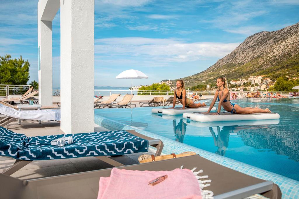 スイミングプール