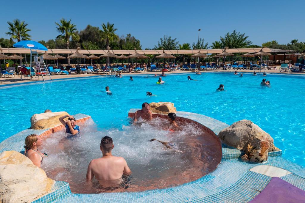 Aparthotel FLORA PARK & AQUAROCK — Swimming pool in Cala'n Bosch, Balearic Islands