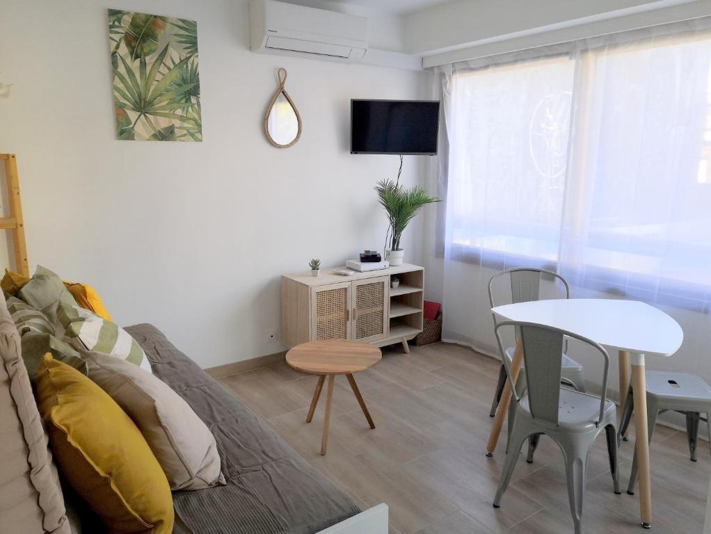 Deux pièces climatisé avec balcon Vieil Antibes - 2