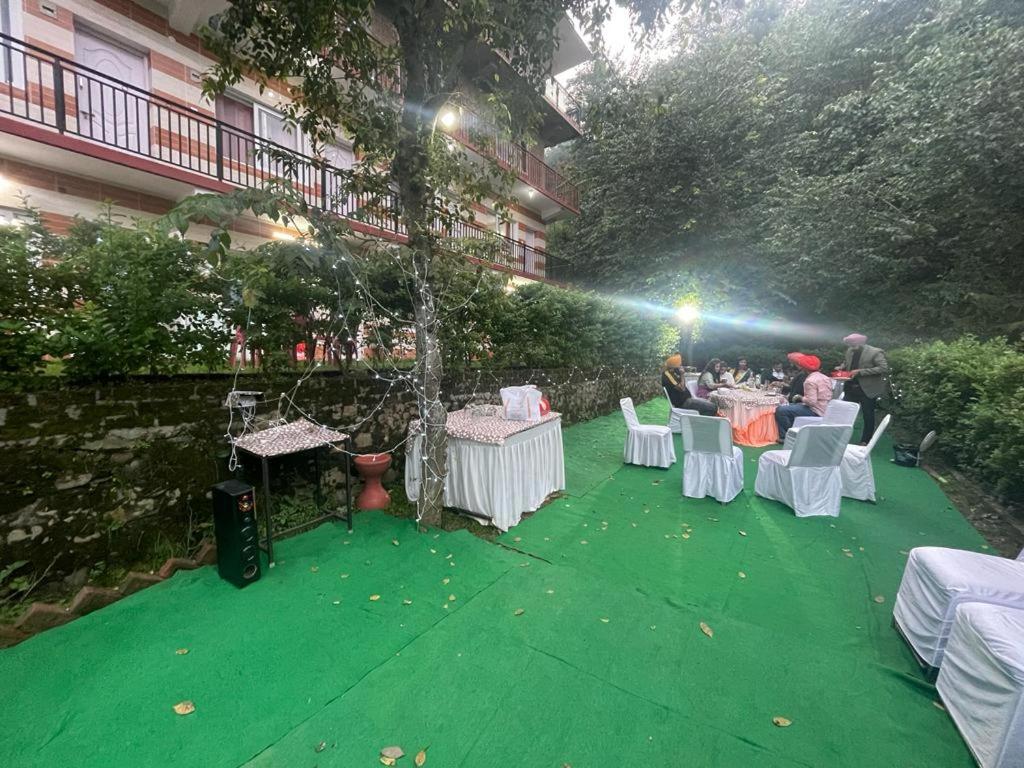 Shadow Homestay, Shoghi. — Hotel in Shimla
