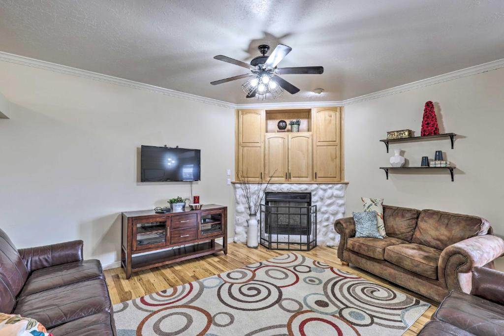 Riverton Home with Gas Grill and Private Deck!, Riverton