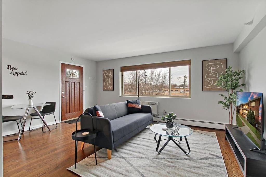 Posh 1BR Apt in the Heart of Arlington Heights - Salem 7C