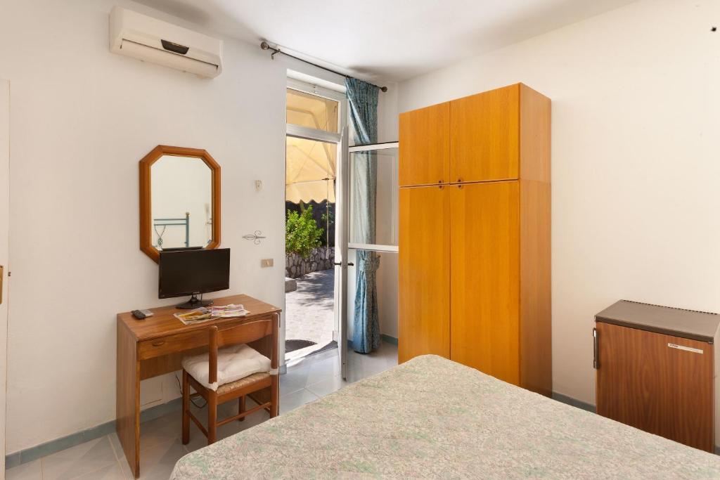 Hotel Villa Lubrense photo