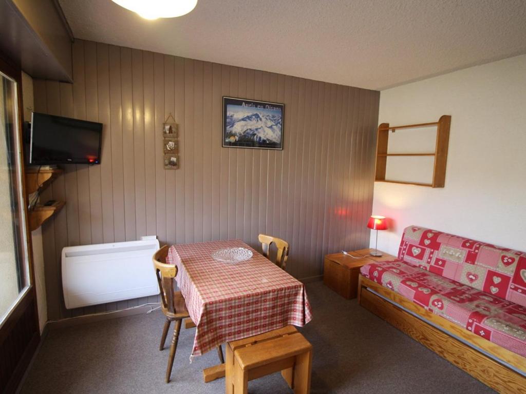 Studio cabine 3 personnes, pied des pistes avec balcon et parking, Auris en Oisans - FR-1-297-267, Auris