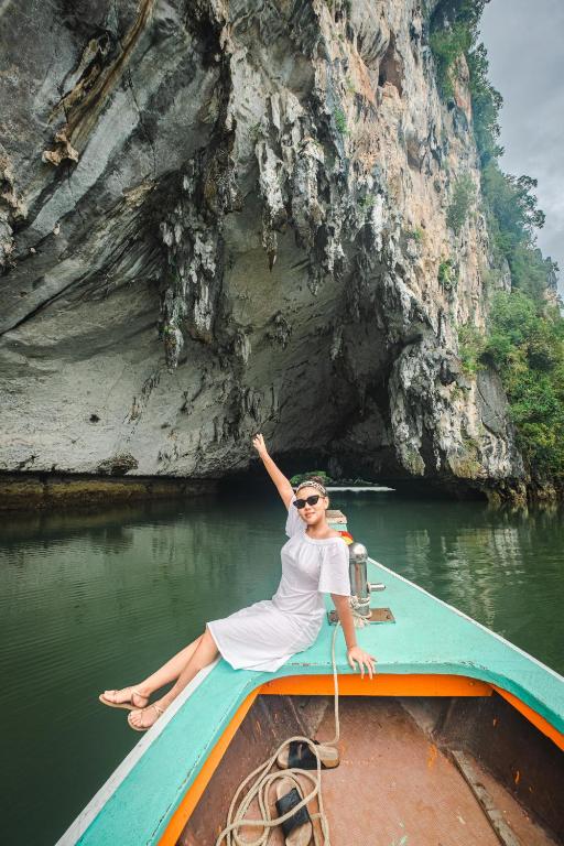 Jamesbond Bungalow Koh Panyee photo