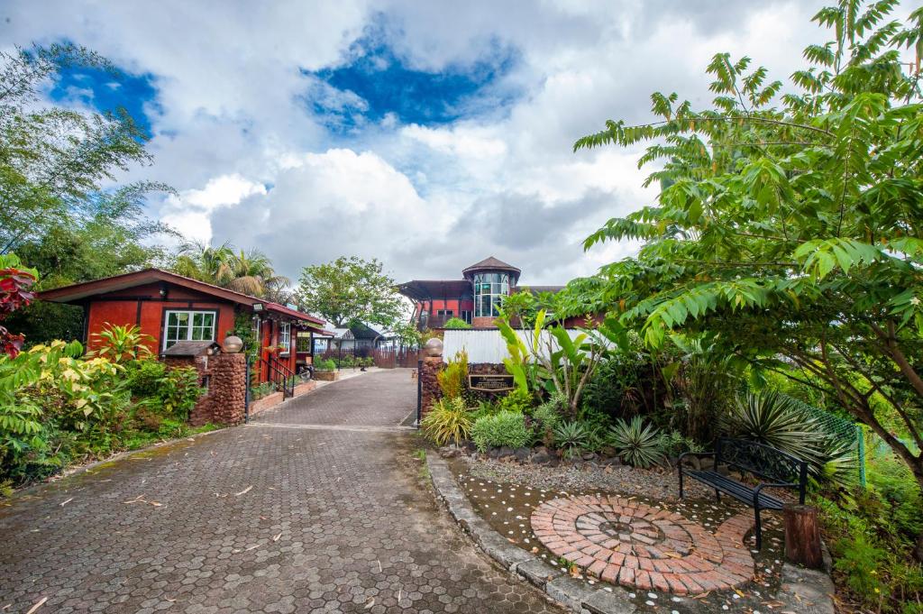 Exterior view, Sinurambi Cottage Rental in Kota Kinabalu