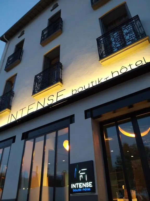 Intense Boutik-Hôtel，位于旺德尔港的酒店
