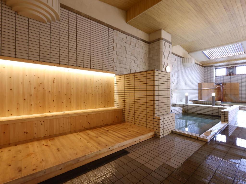 Hot spring bath
