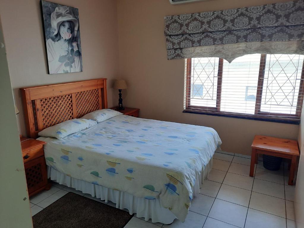 Uvongo square Unit 24 photo