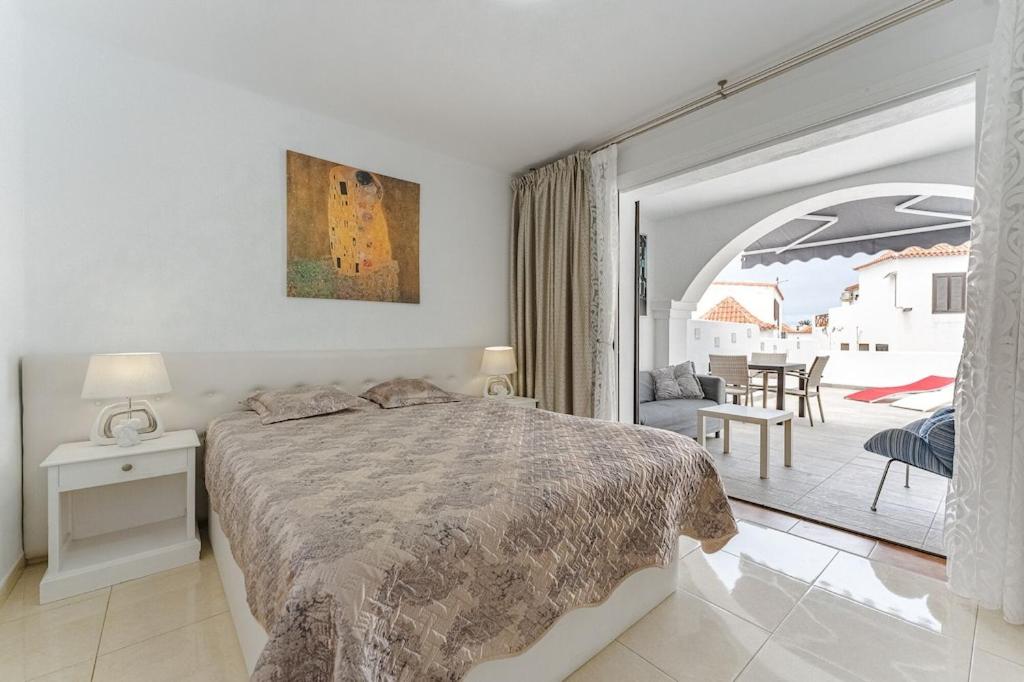 Beautiful apartments with large terrace close to the beach - 3