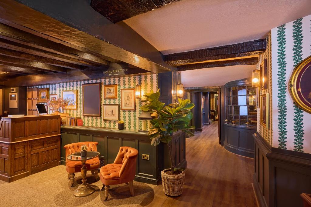 Salisbury Arms Hotel photo