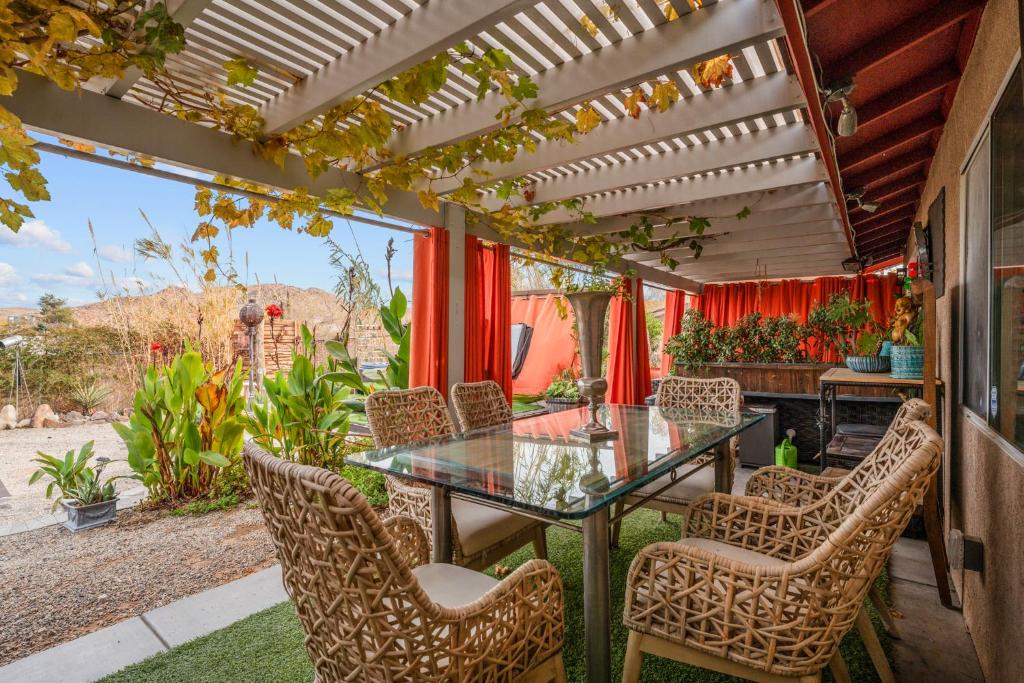 Casa Luisa Joshua Tree Desert Oasis photo