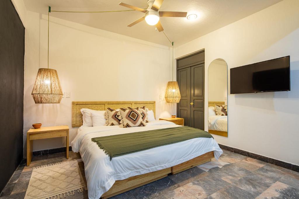 Sleeps 9, Outdoor Space, PingPong Table, in Villa - 3