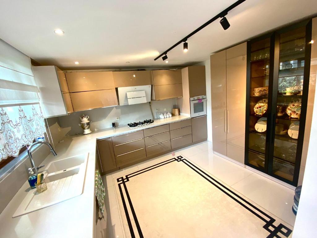 Wonderful villa very close to the airport 5 minutes photo