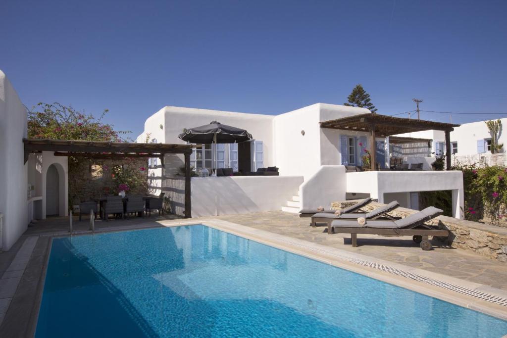 Elegant 8 person pool villa, spectacular views photo