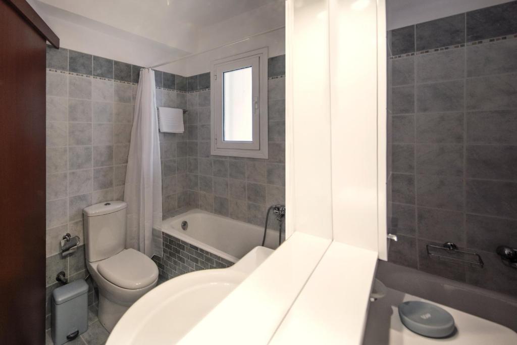 2 bedroom flat next to Acropolis photo