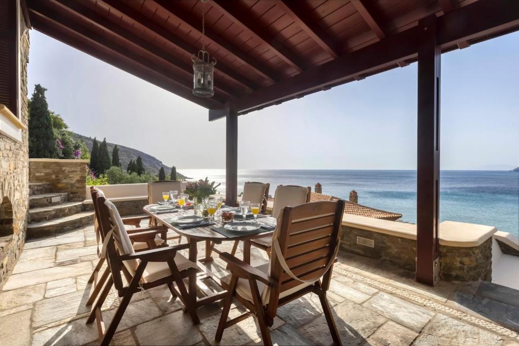 Sunrise Beach House, Andros