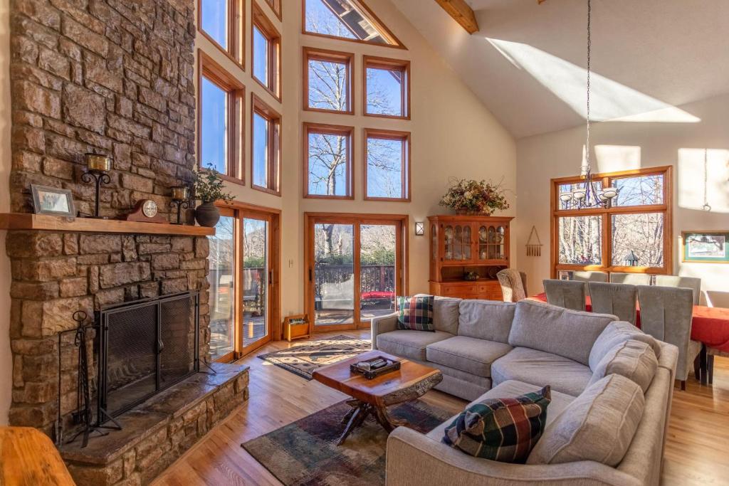 Great Escape at Yonahlossee, Blowing Rock