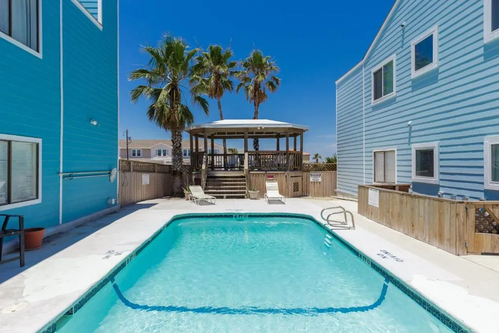 Affordable family condo -walking distance to beach by Mustang Island, Sleeps Four, 2025 Traveler Award，位于帕德雷岛的酒店