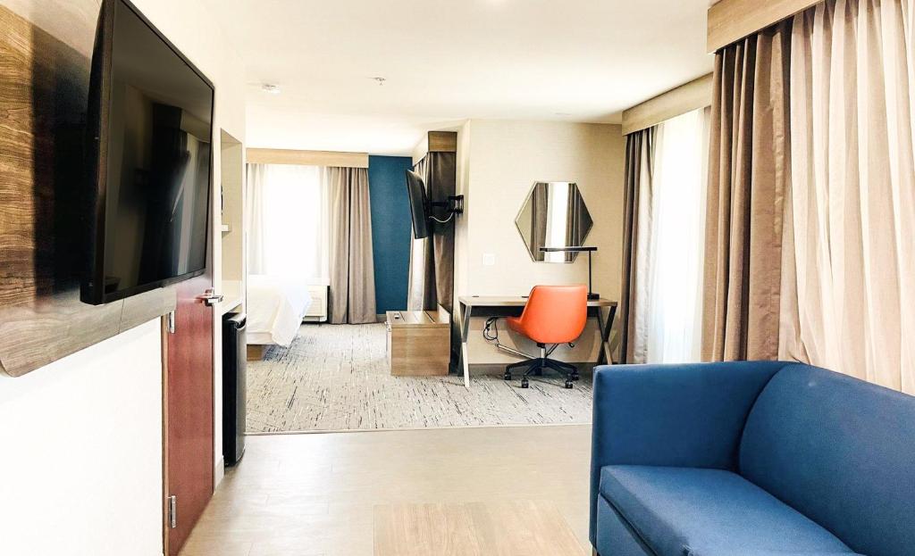 Holiday Inn Express Hotel Frazier Park photo