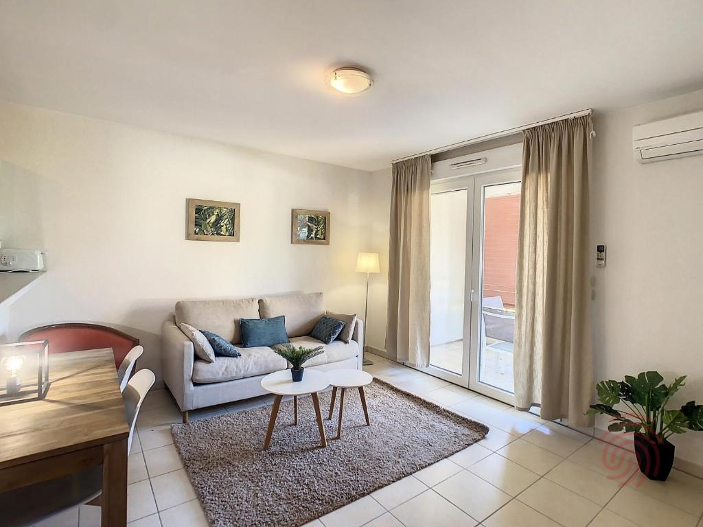 Bel F2 climatisé avec terrasse, proche Thermes et centre-ville, animaux acceptés - FR-1-451-154 - 2