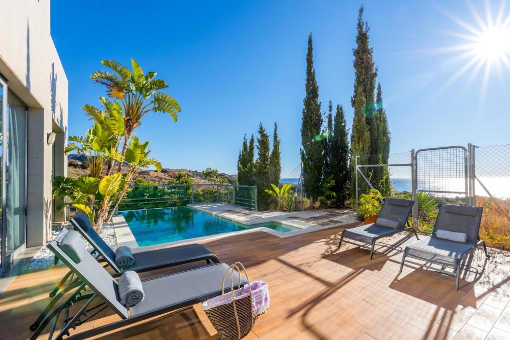 Luxury Villa with swimming pool and amazing views - 3