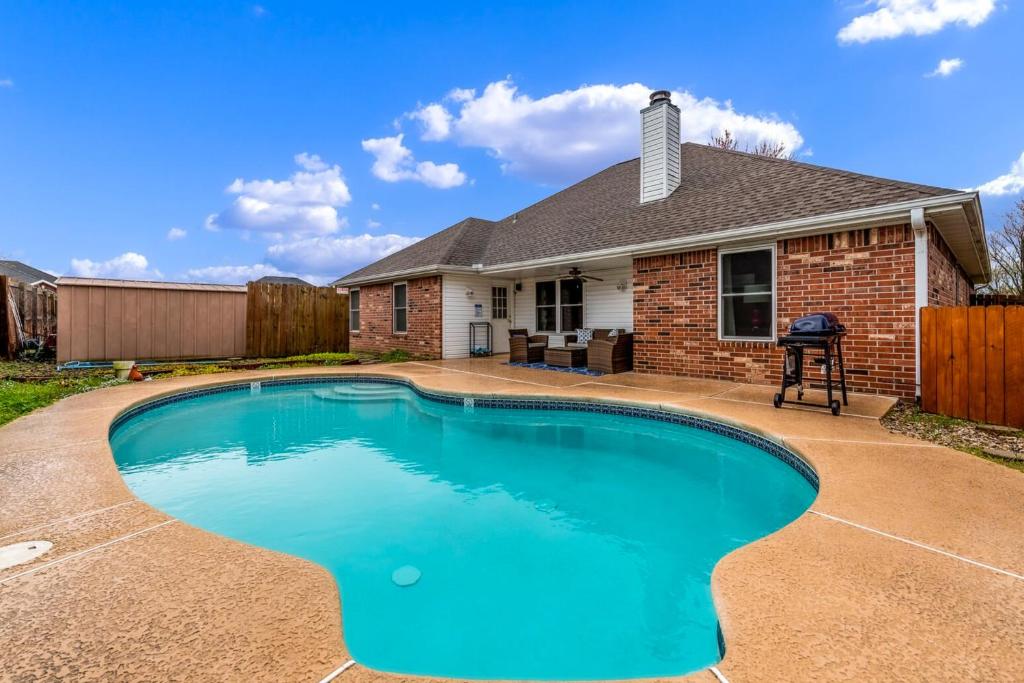 The Betty, Bentonville