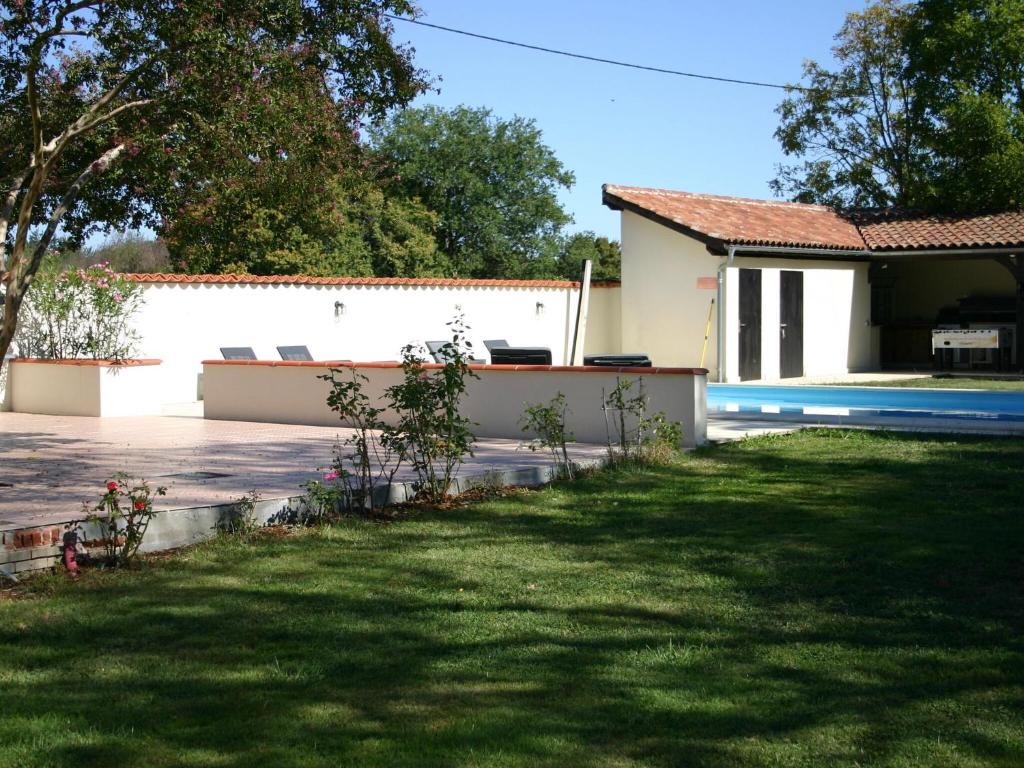 Luxurious Holiday Home in Buzon with Private Pool