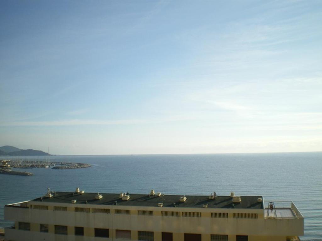 Studio lumineux avec terrasse et parking au Lavandou - FR-1-308-170 - 2
