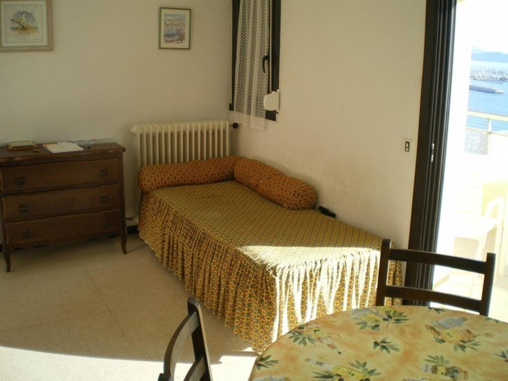 Studio lumineux avec terrasse et parking au Lavandou - FR-1-308-170 - 5