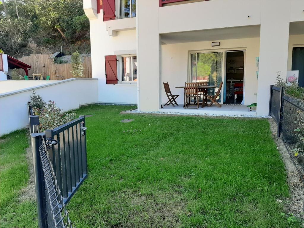 Appartement de standing avec jardin privatif, proche du lac et du centre, parking inclus - 4