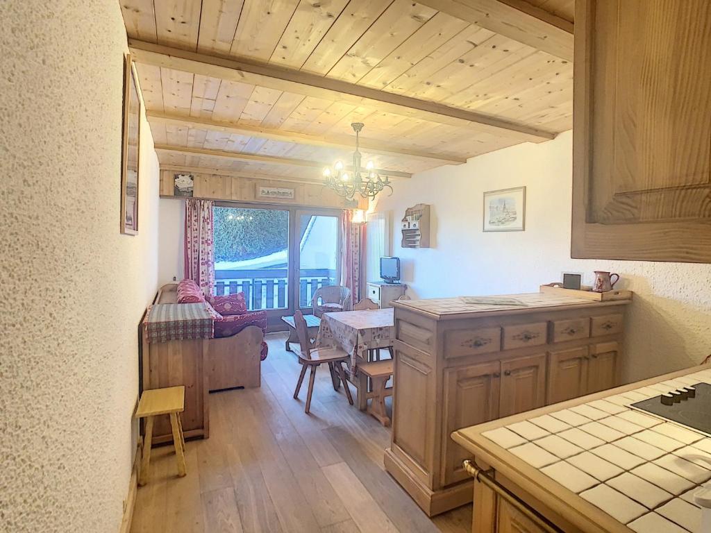 Studio cosy avec cabine, pied des pistes à Combloux, balcon, casier à skis, équipements modernes - 5