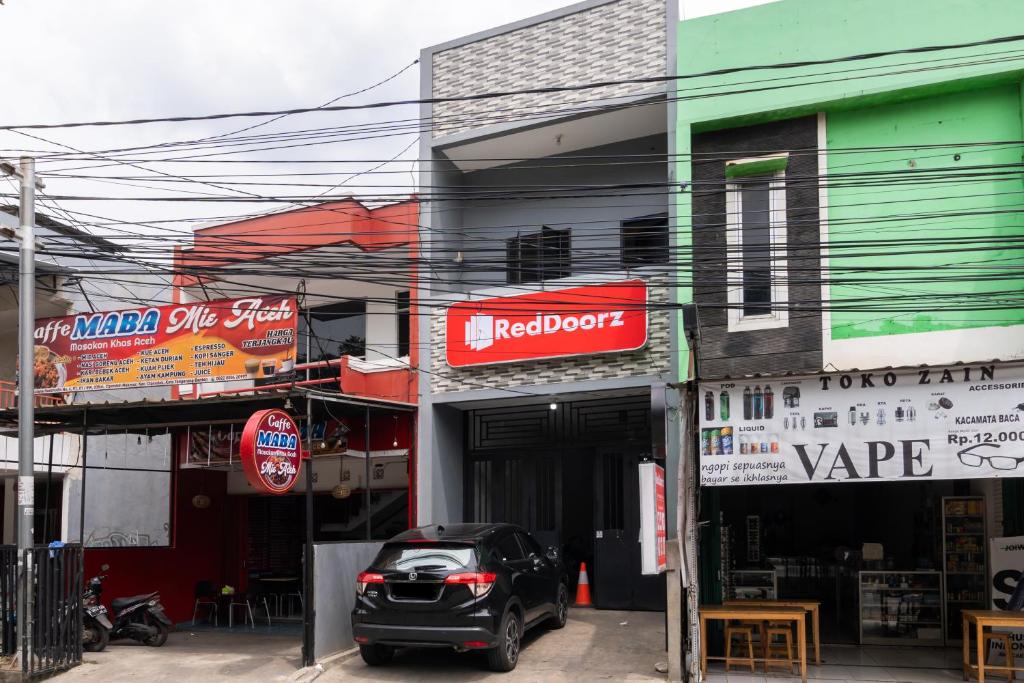 Tangerang RedDoorz near RS Sari Asih Cipondoh Additional