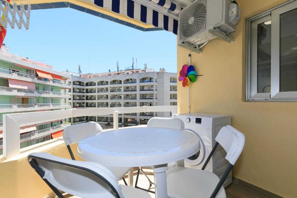 UHC Alborán Apartments - 4